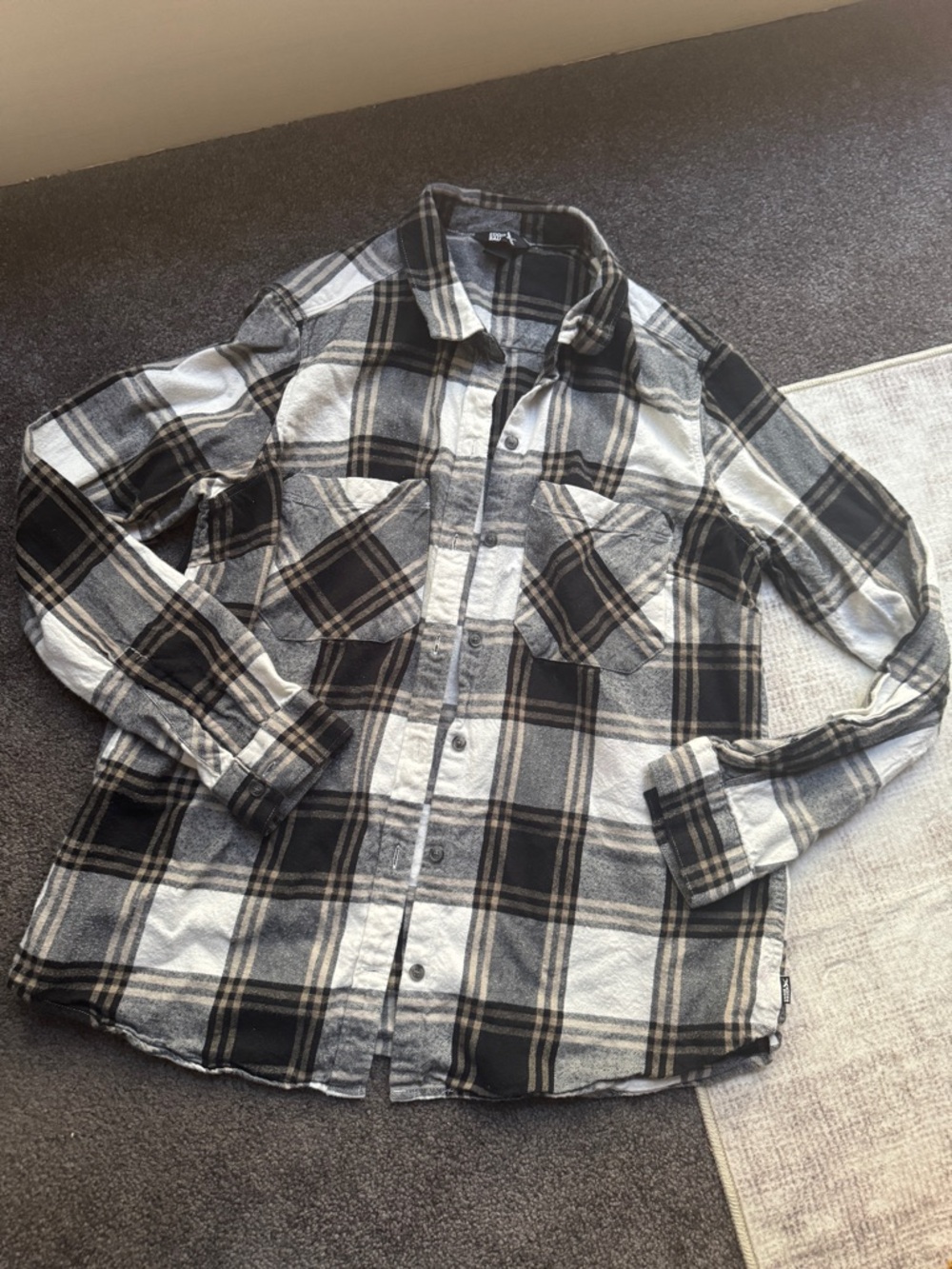 Eddie Bauer Black Gray Plaid Flannel Button-Up Shirt Women’s Size L